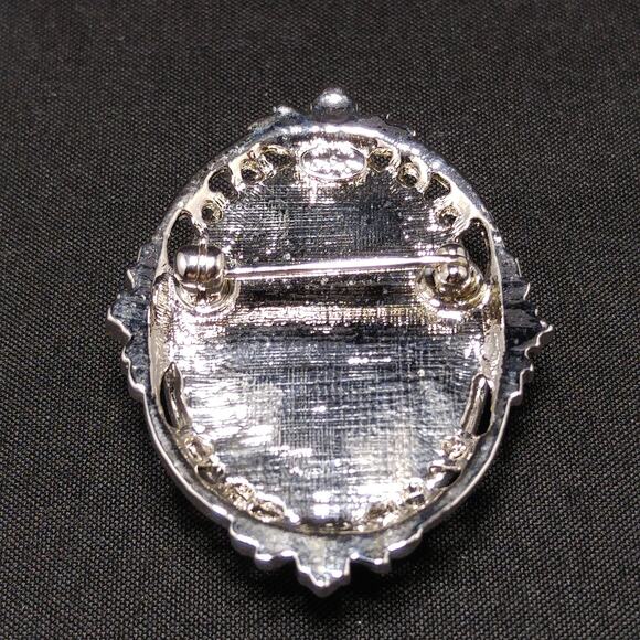 Vintage Whiting & Davis Blue White Lucite Cameo Brooch, 1970s - Picture 7 of 10